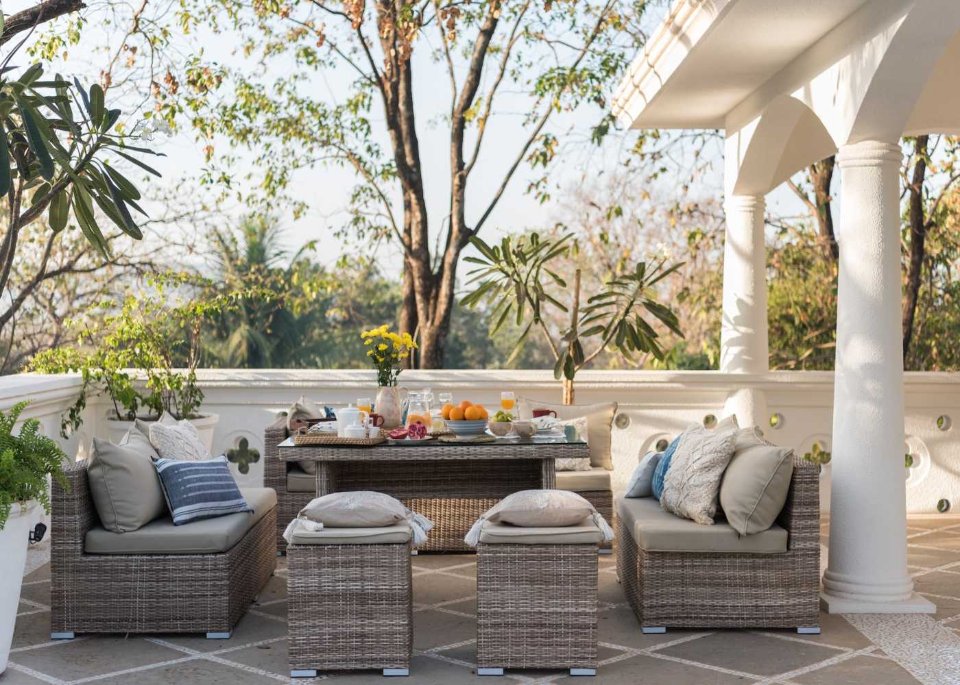Finding the perfect balance between style and comfort in your outdoor furniture