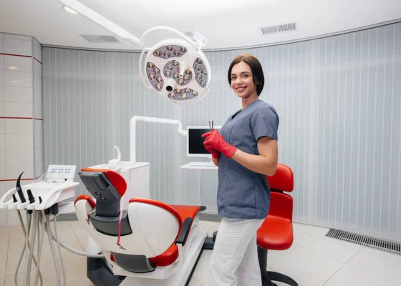 Why Choosing the Right Dental Clinic in Dubai Matters for Your Oral Health